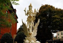 Menyambut Hari Turunnya Ilmu Pengetahuan - Hari Raya Saraswati