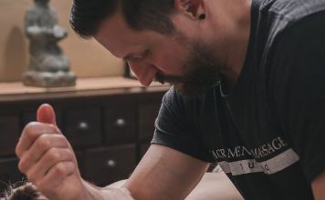 Apa Itu Deep Tissue Massage dan Manfaatnya Di Masa Pandemi