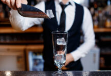 Lowongan Bartender Untuk Negara Romania – Berikut Informasi Gaji & Persyaratan yang Diperlukan Lowongan Bartender Untuk Negara Romania - Berikut Informasi Gaji & Persyaratan yang Diperlukan