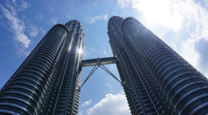 Tujuan Negara Terdekat Dengan Kontrak 1 Tahun - Lowongan Therapist Negara Malaysia