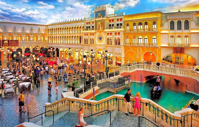 gondola-and-shops-at-venetian-macau-china_snapseed Loker 2024!Spa Therapist Wanita Macau Dengan Gaji Mulai USD 1600 - Check Segera Informasinya