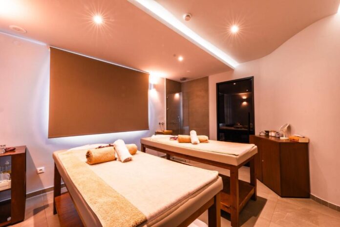 Lowongan Kerja Hotel Eropa Tenggara 2026 - Therapist, Waitres, HK, Cook Check Persyaratan Disini!